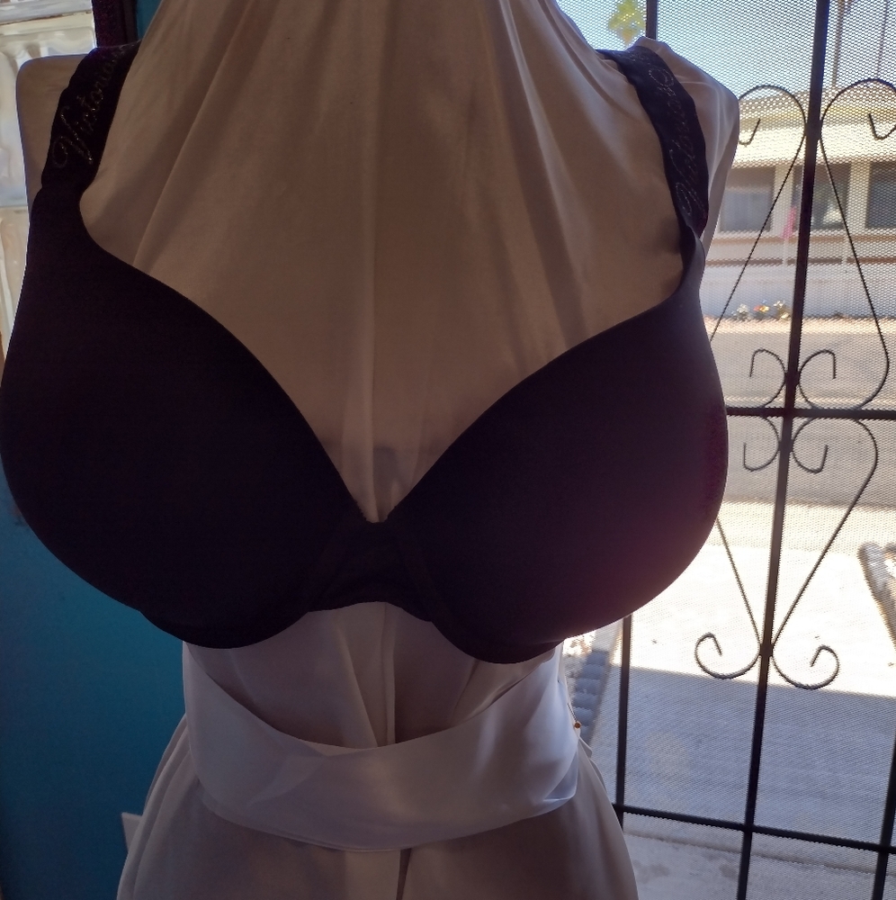 Victoria's secret very sexy bra